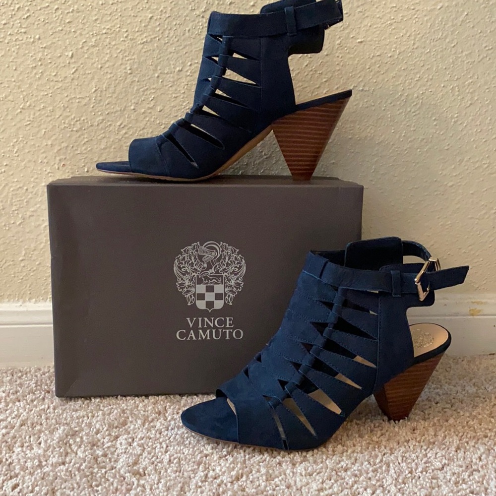 Dark navy nubuck buckle
